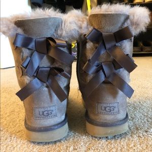 🚫SOLD🚫Uggs with bow
